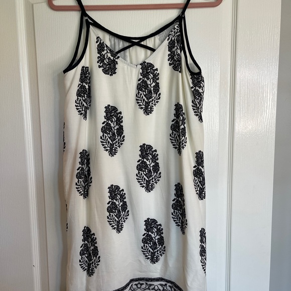 Entro Dress - Picture 4 of 10